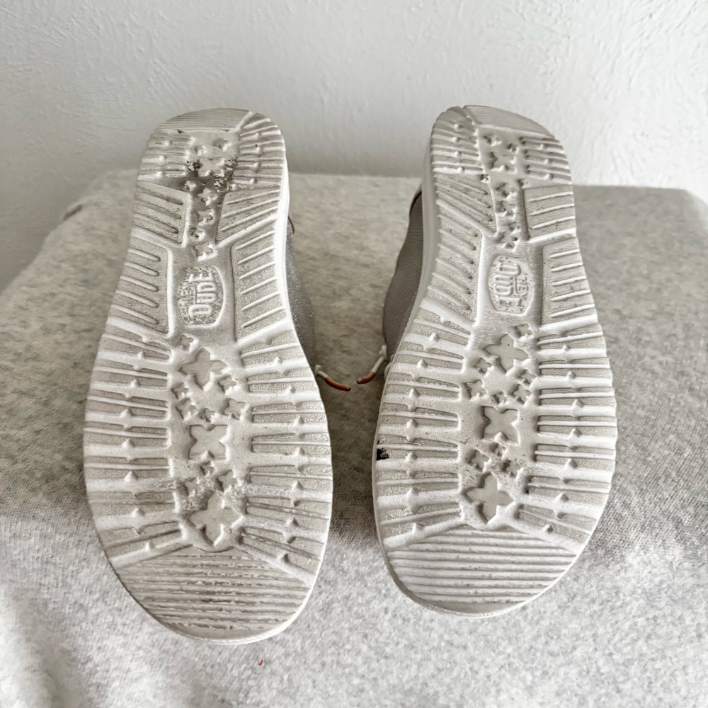 HEYDUDE WENDY METALLIC SPARKLE CASUAL SHOES sz 8 Women’s EUC - Picture 9 of 9